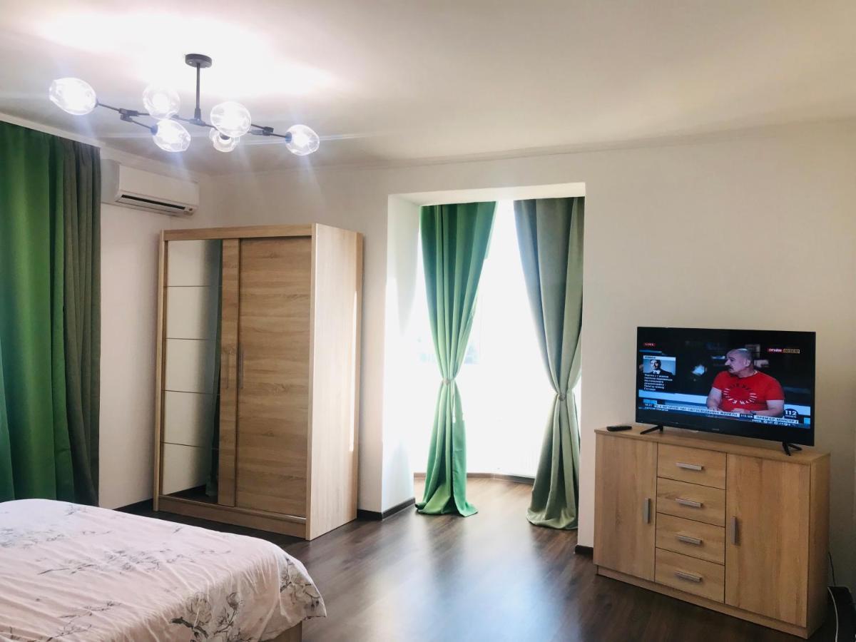 شقة Naberezhna 10, Central Lutsʼk المظهر الخارجي الصورة